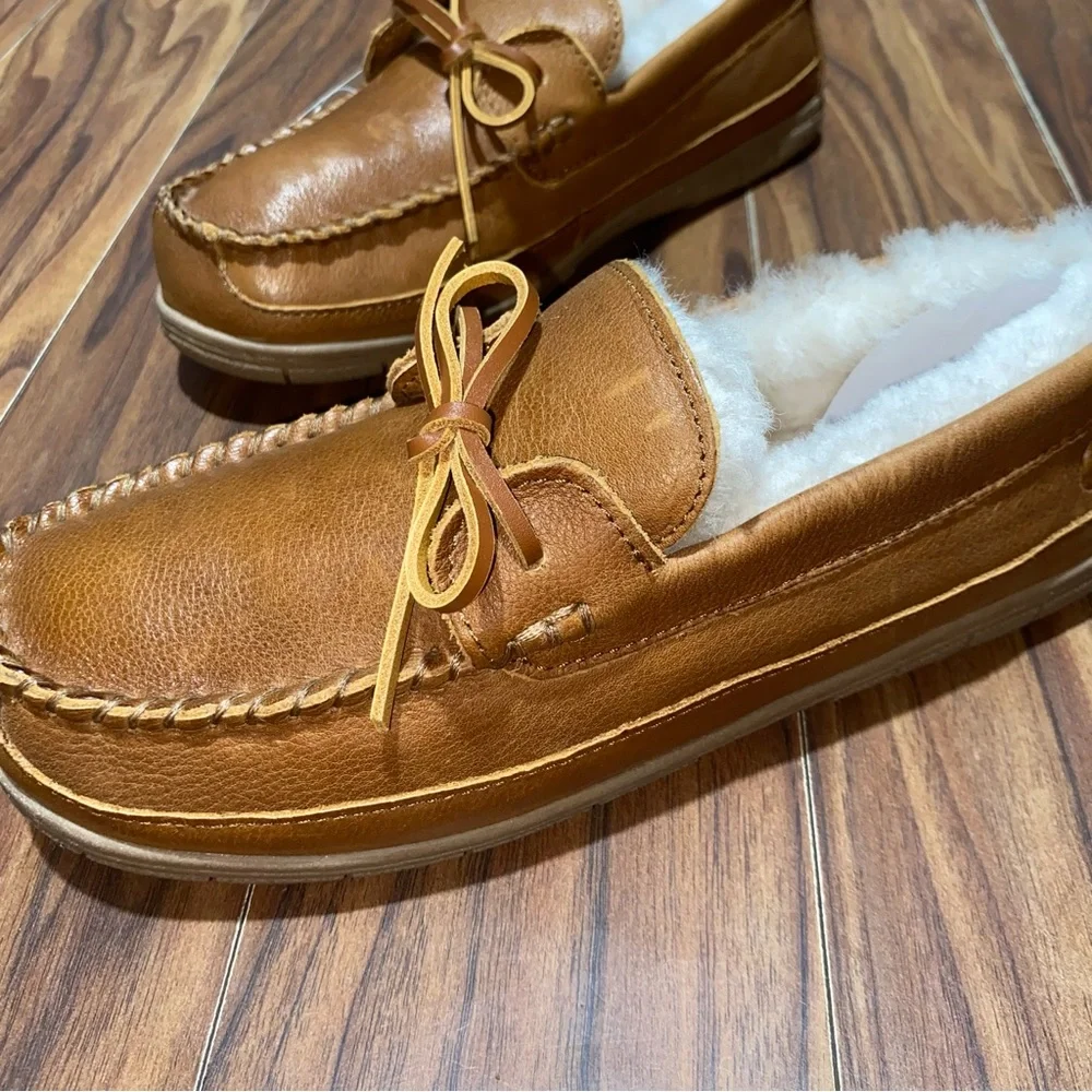 New Lands End Men's Brown Leather Moccasin Slippers - Picture 3 of 8